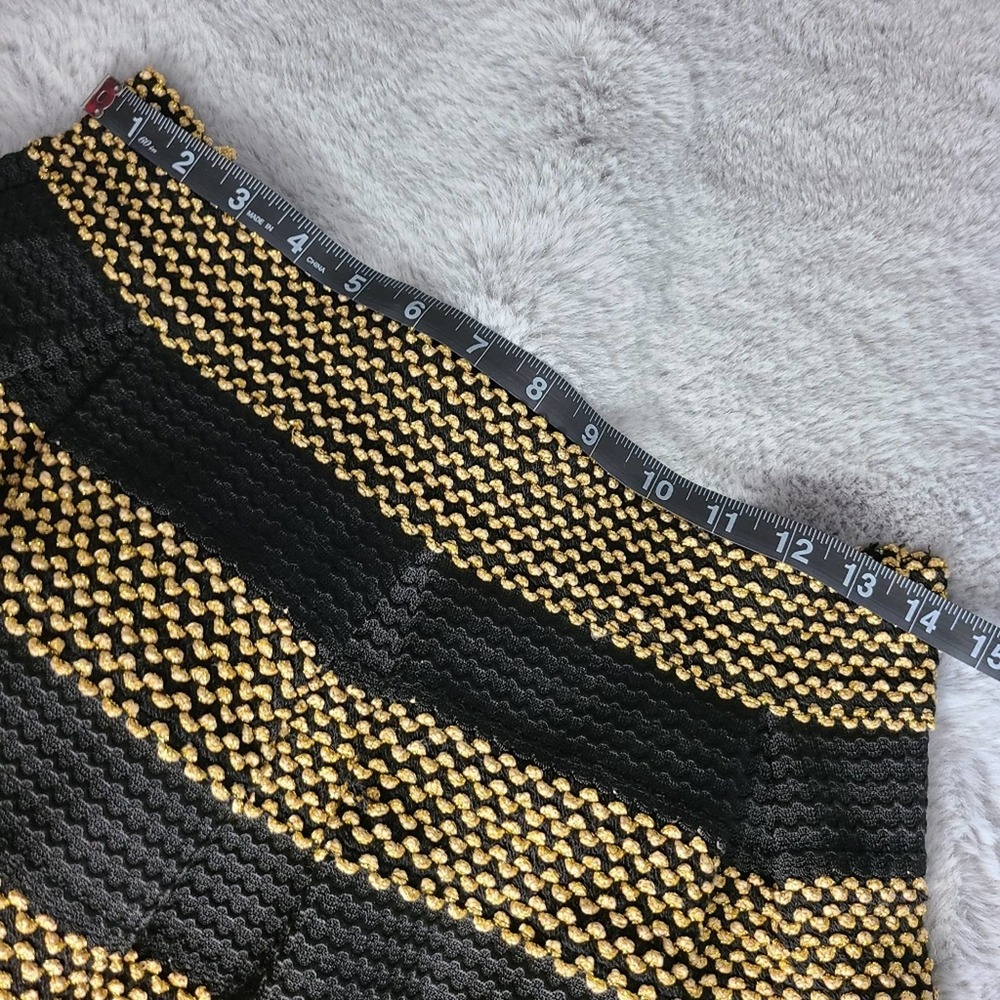 LÒRE | BLACK & GOLD SKIRT - Picture 6 of 7